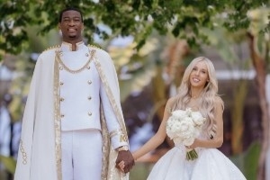 GOAT喜结连理!凯·琼斯与爱妻正式举行婚礼 东家土超球队埃菲斯致以祝福