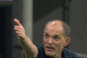 焦急!英格兰1-0不敌民主刚果,图赫尔场边激情指挥
